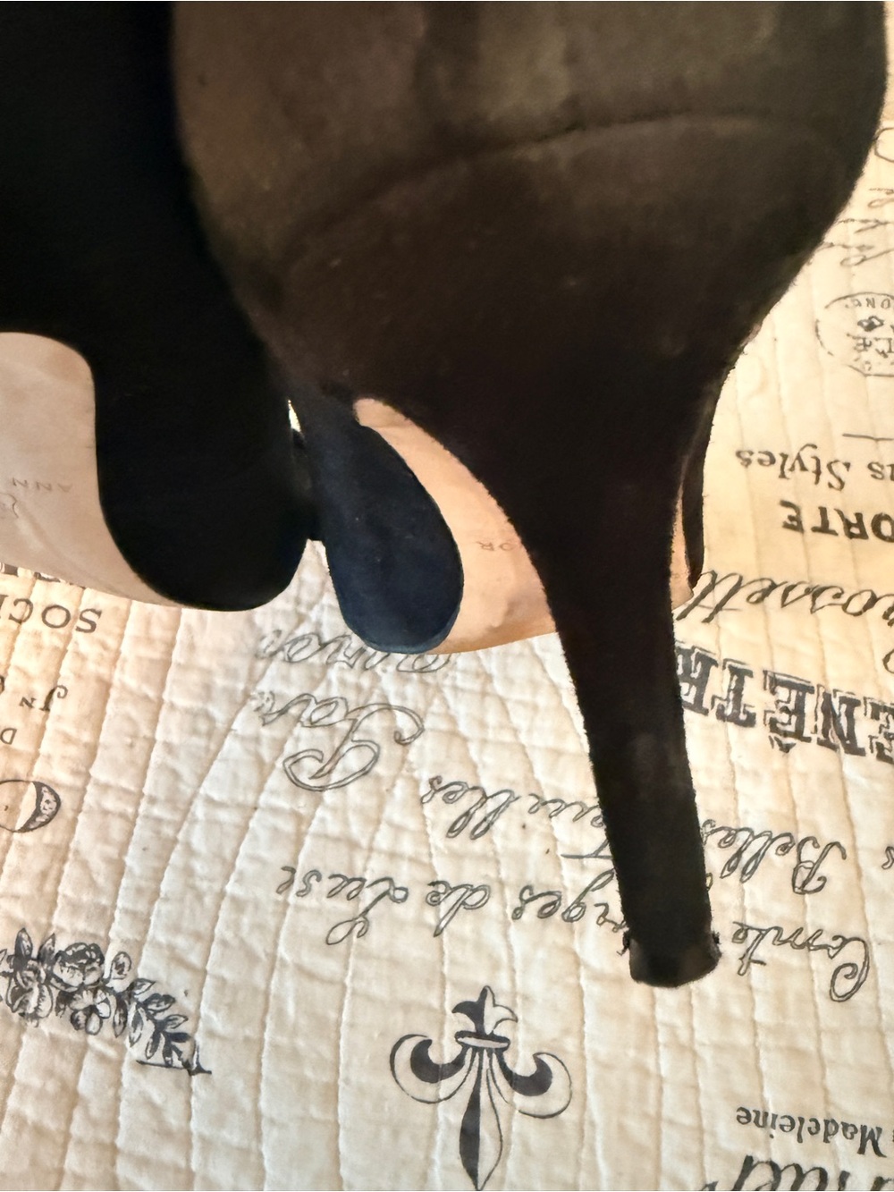 Ann Taylor Classic Black Suede Pointed-Toe Pumps with Bow Accent Size 8 - Picture 10 of 12